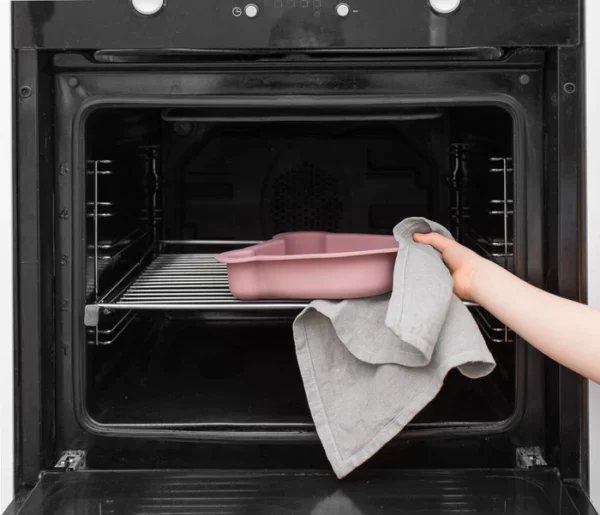 Silicone Cake Mould Bear Dusty Rose Oven 700x