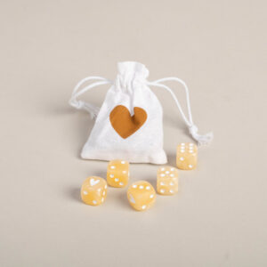 Sp 009 Wuerfelset Gold Photocredits Ericanders 1 832x832